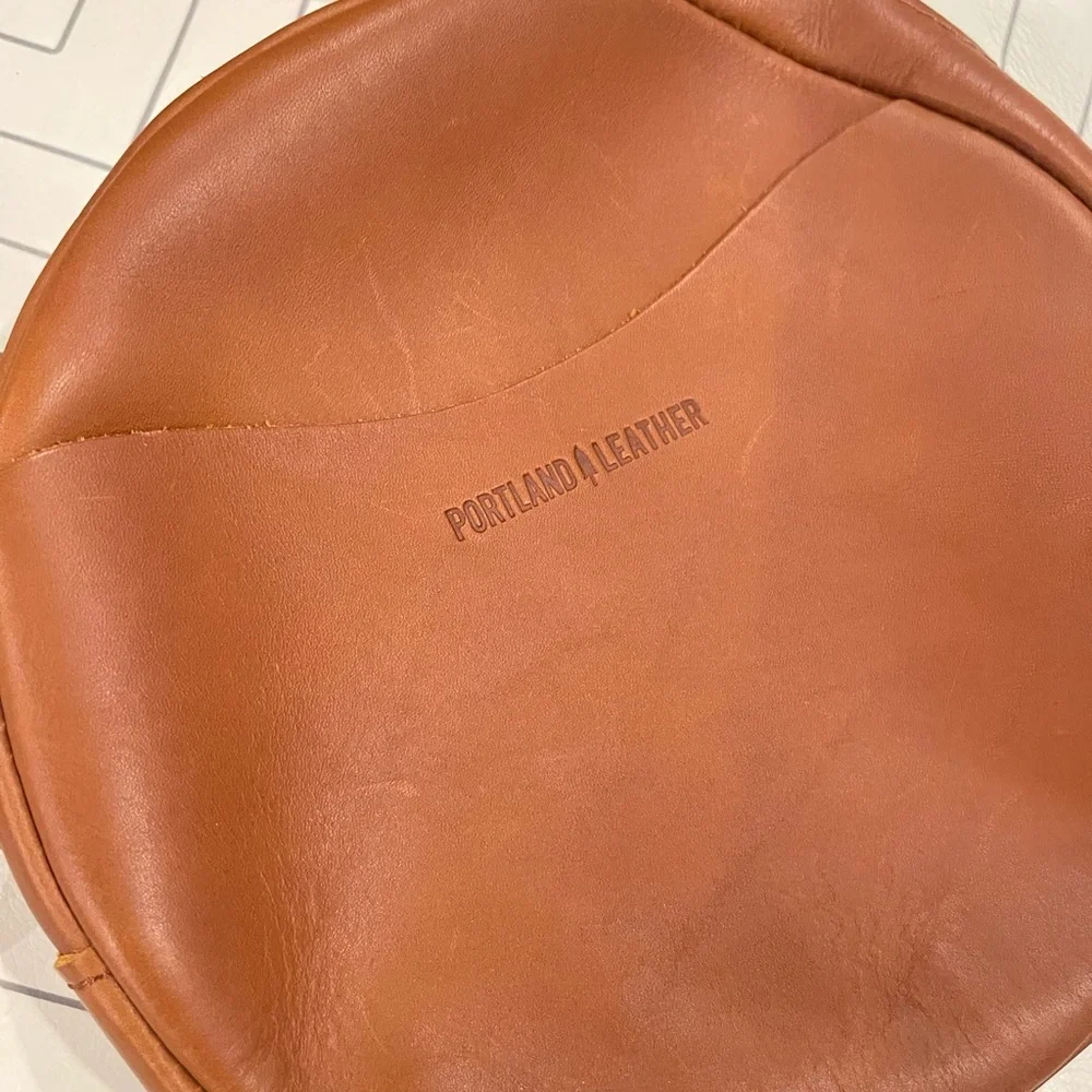 New Portland Leather Round Purse - Picture 5 of 13